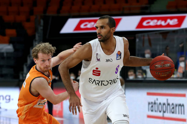 会窗都因人 会窗都因人